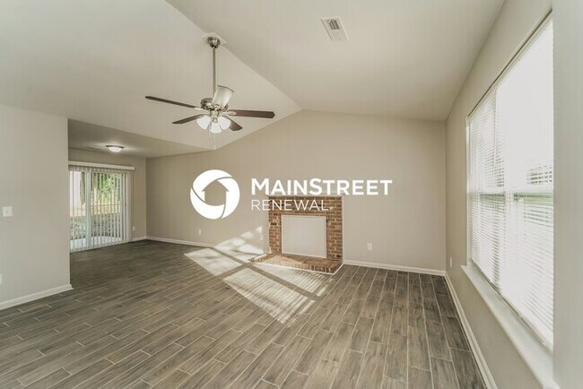 Foto del edificio - 2 Bedroom Pet-Friendly Home in Charlotte, NC with Main Street Renewal