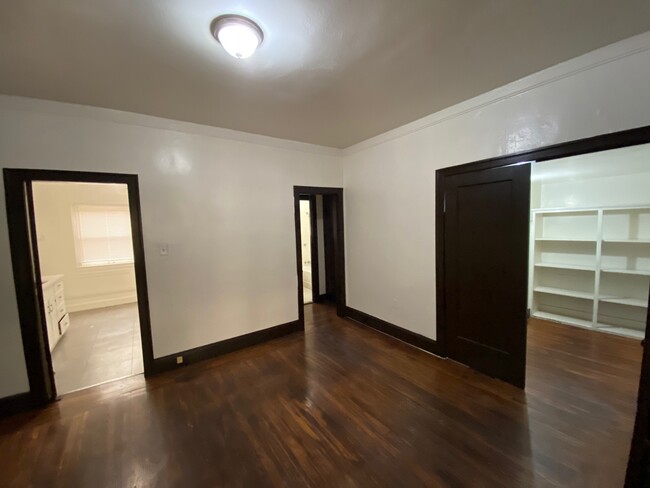 Building Photo - 845 Stannage Ave