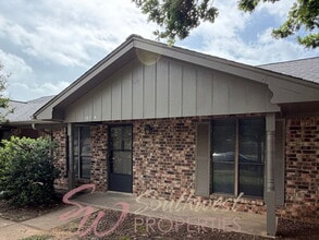 Building Photo - 107 Willow Ln