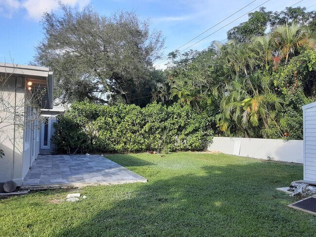 Building Photo - 12251 SW 82nd Ave