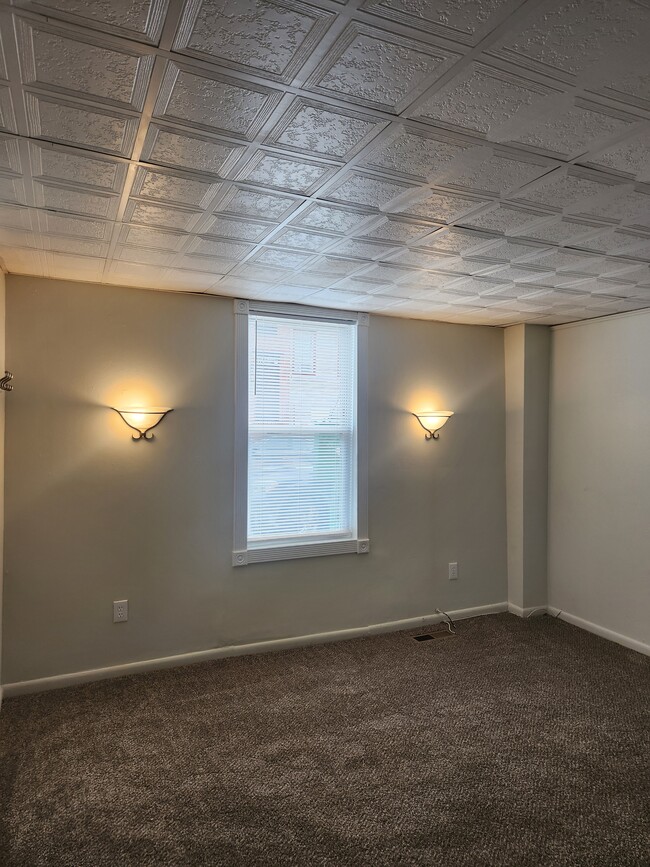 Building Photo - 1137 Battery Ave