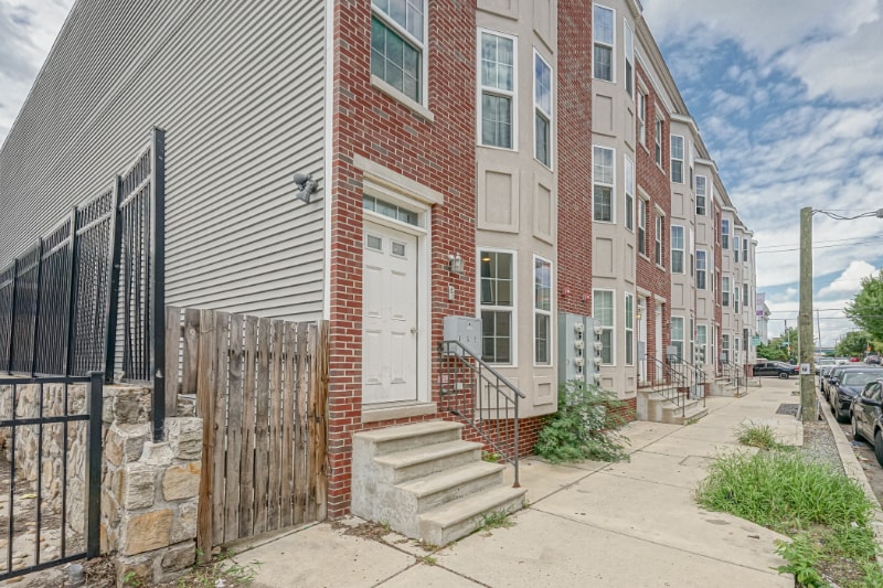 Primary Photo - 140 S 46th St