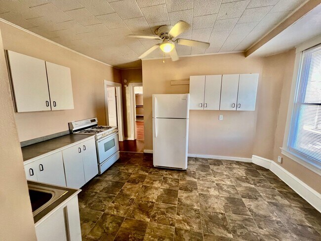 Foto del edificio - 701 S Center St