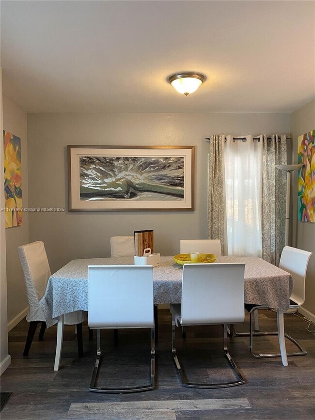 Foto del edificio - 2804 N Ocean Blvd