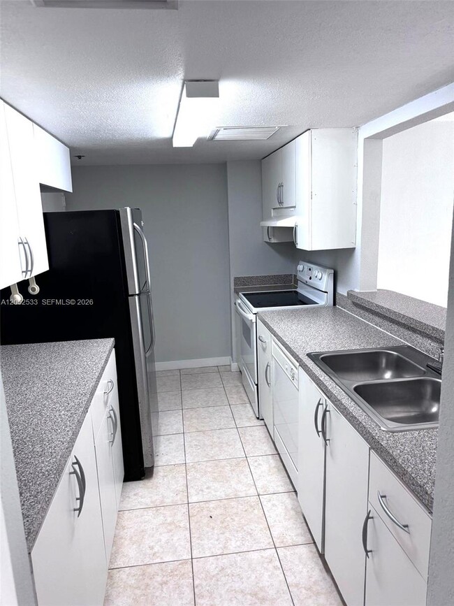 Building Photo - 7545 E Treasure Dr
