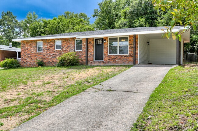 Building Photo - 1406 Ridgewood Dr
