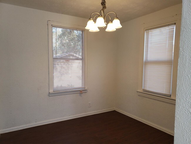 Foto del edificio - 2862 Woodland St W