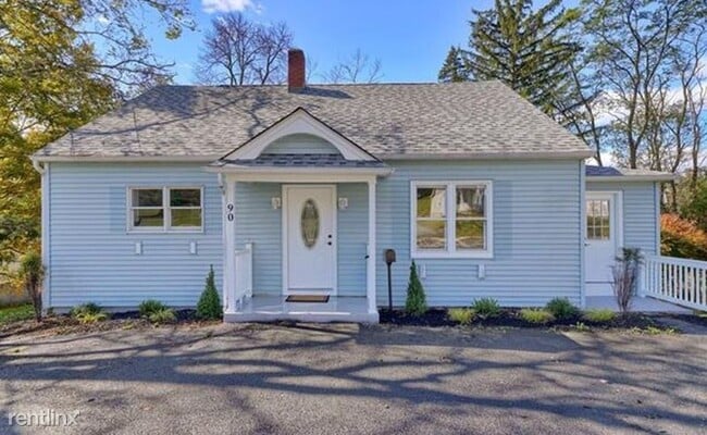Building Photo - 3 br, 2 bath House - 90 s main st