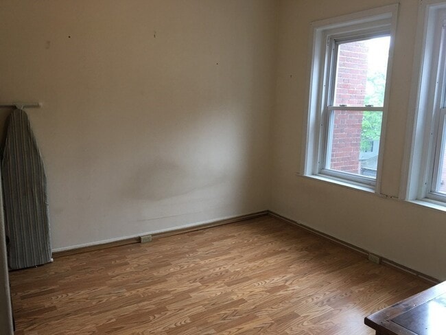 Building Photo - 15 Lynde St
