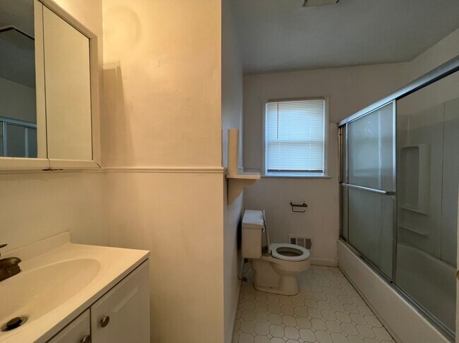 Foto del edificio - 4406 Clarene Dr