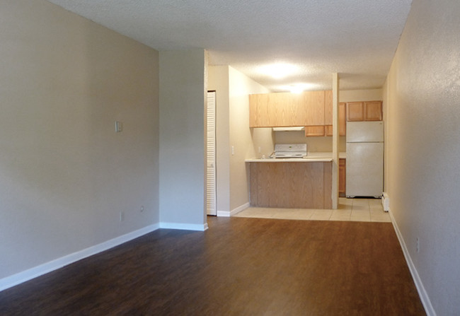 Foto del edificio - 7545 Bradburn Blvd
