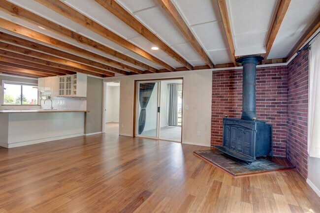 Foto del edificio - 2 Bed 2 Bath Country Home with Penn Cove View on 2.5 Acres