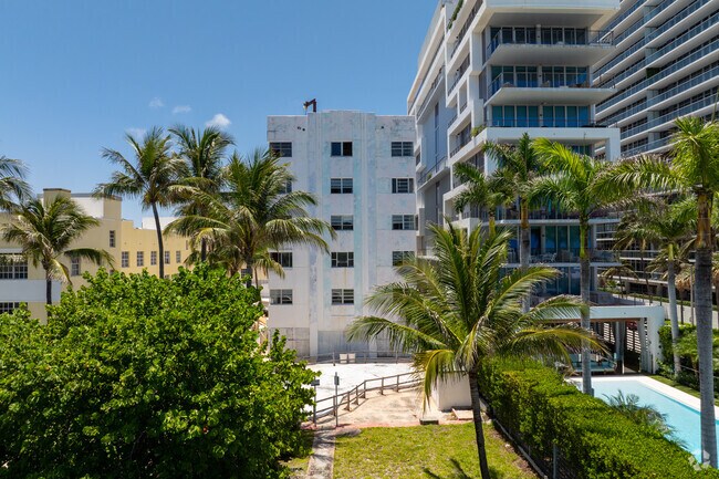 Foto del edificio - 3621 Collins Ave