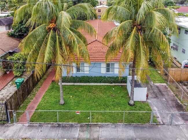 Building Photo - 976 NW 6th St