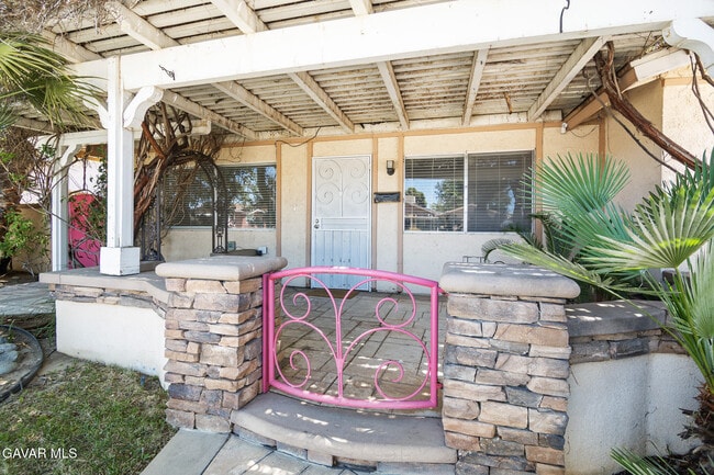 Building Photo - 44210 Fenhold St