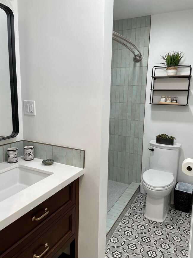 Baño - 77 15th St