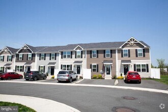 Building Photo - 20 Foxwood Dr