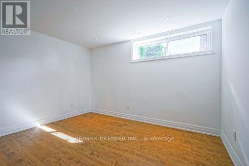 Photo du bâtiment - 540 THIRD LINE