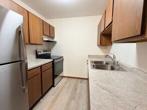 Building Photo - 716 Mansfield Ct