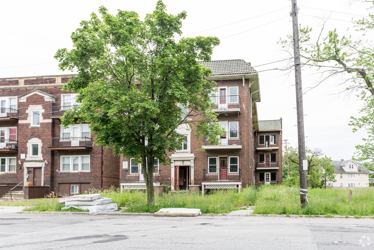 Foto del edificio - Superior Hill Apartments