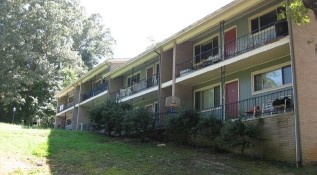 Primary Photo - Courtyard Apartments