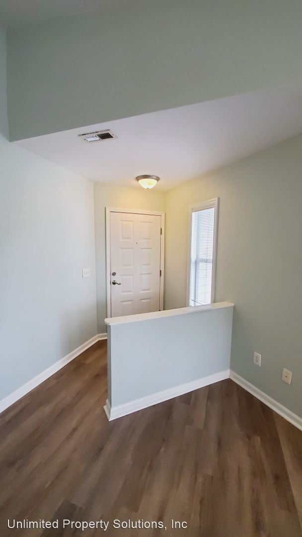 2 br, 2 bath House 4120 Breezewood 203 House Rental in Wilmington