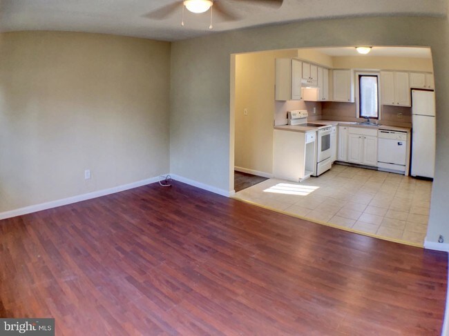 Building Photo - 505 Willow Blvd