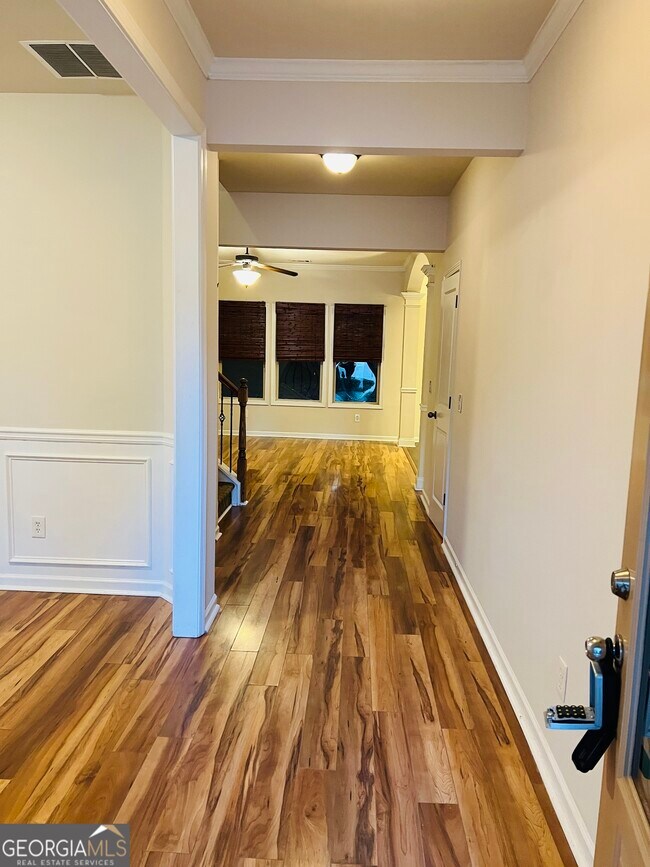 Building Photo - 266 Ascott Ln