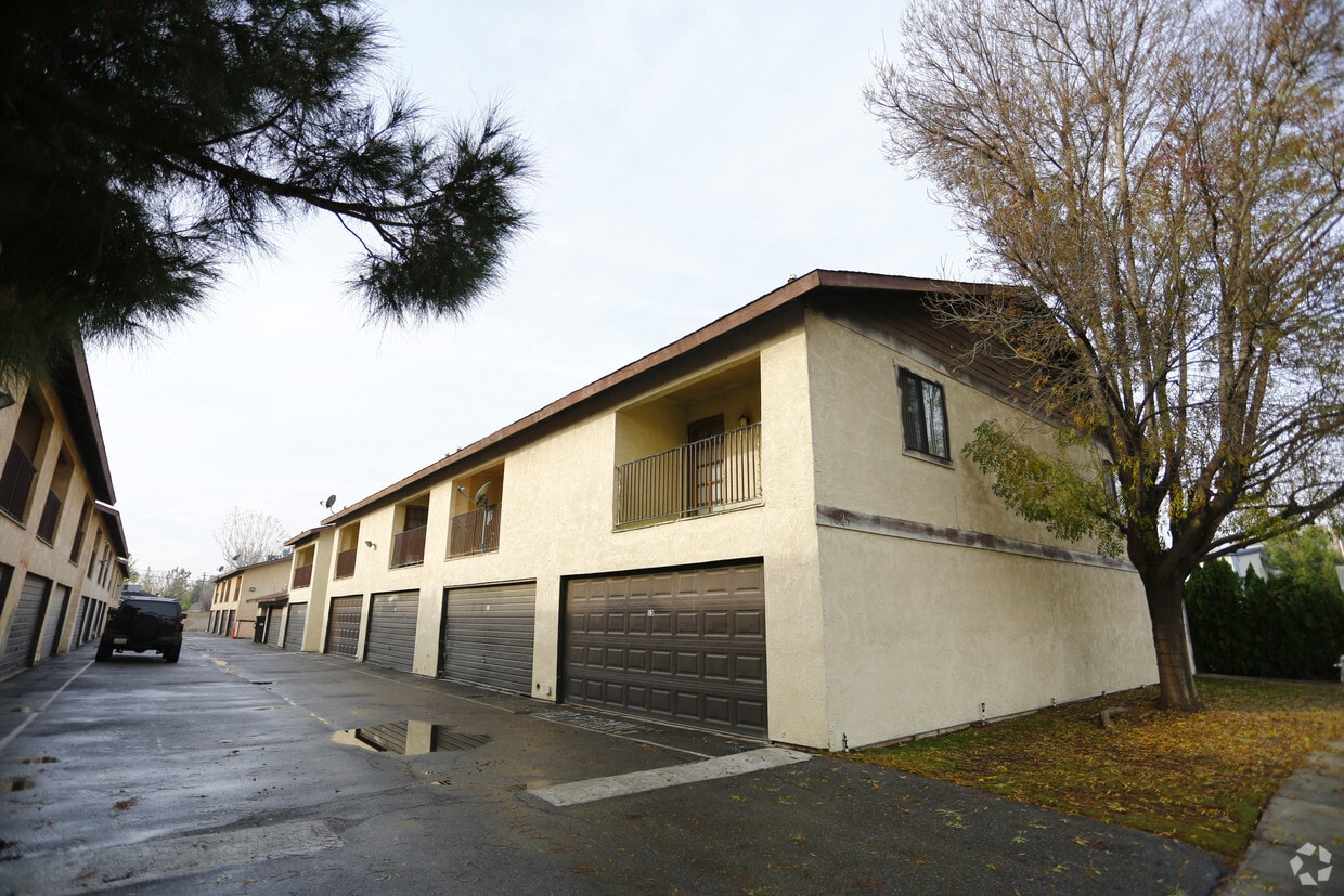 Primary Photo - Westchester Townhomes