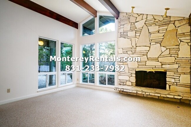 Building Photo - Wonderful Wyndemere Vale!