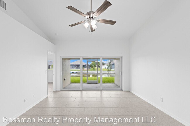 Foto del edificio - 3523-3525 SW 15th Pl