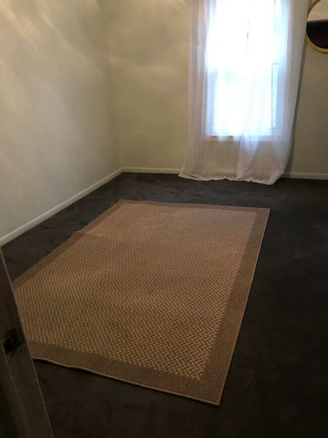 Bedroom - 1319 Jerome St