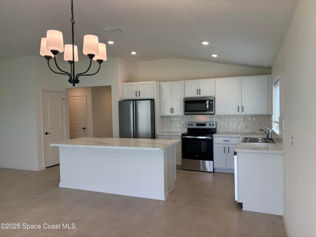 Foto del edificio - 724 Hatton Ln SE