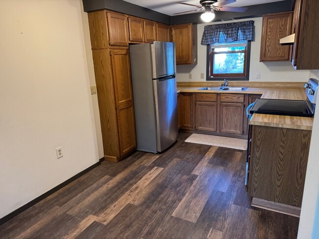 Building Photo - 1583 highland park dr