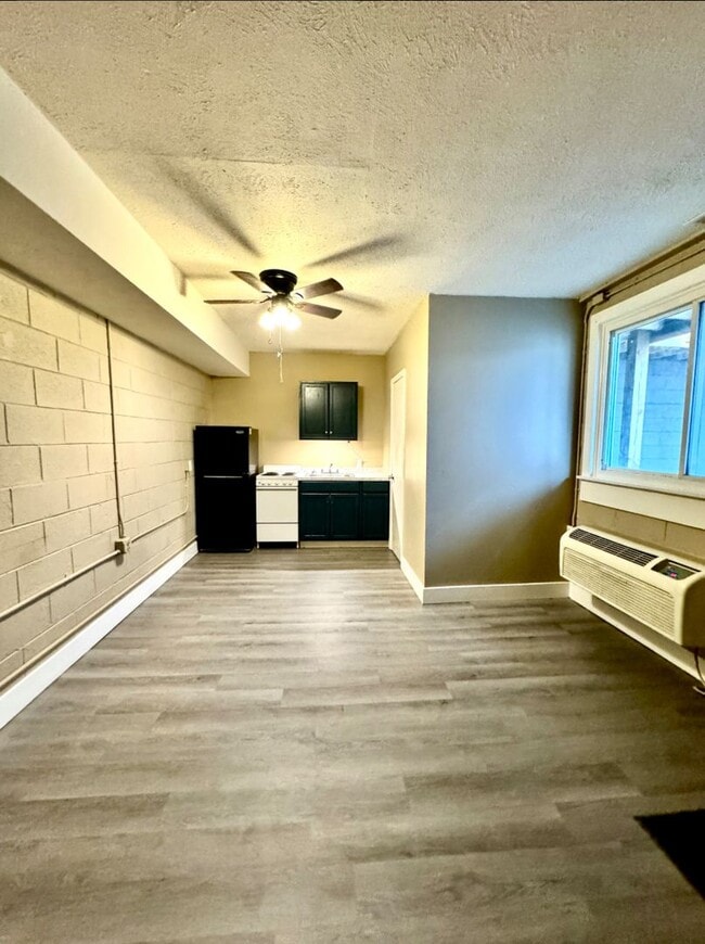 Foto del edificio - Studio Apt All Utilities Included!
