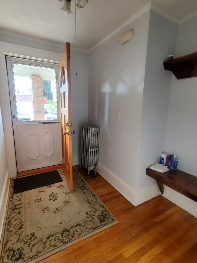 Building Photo - 13 Olcott St