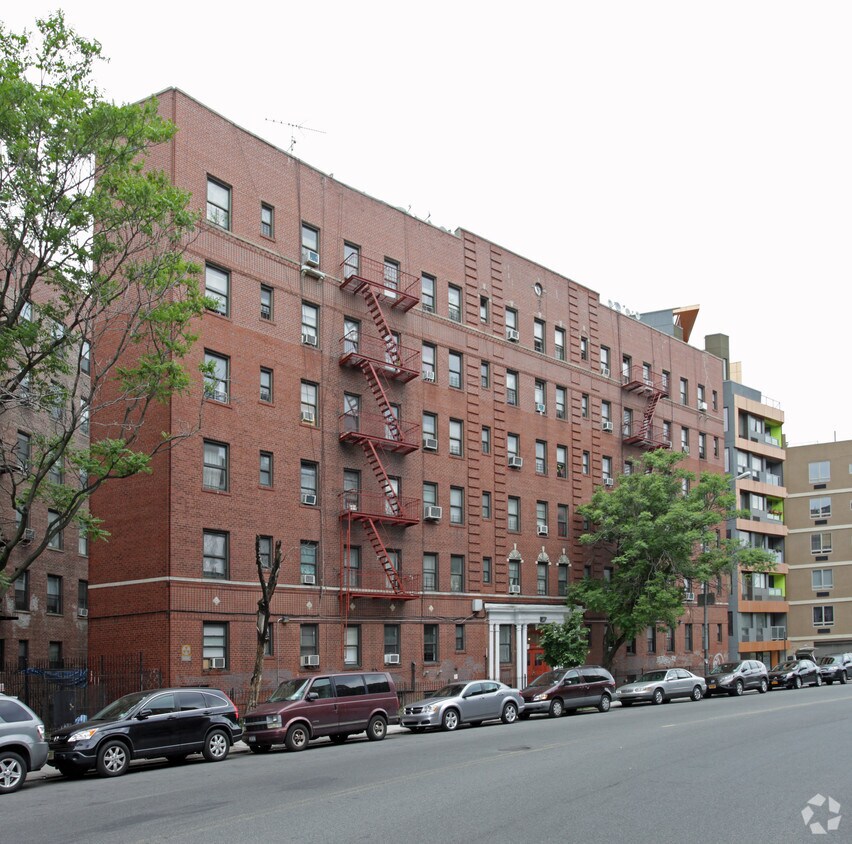2201 Caton ¡alejado - 2201 Caton Ave