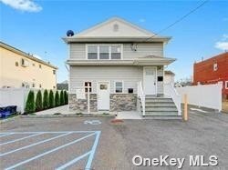 Foto del edificio - 137 Glen Head Rd
