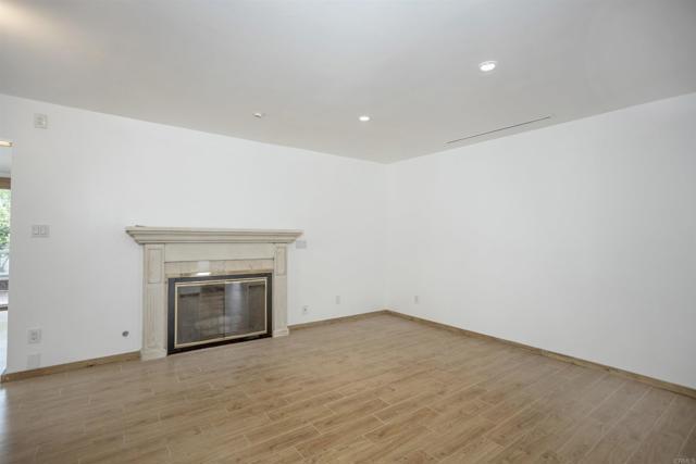 Building Photo - 7950 La Jolla Shores Dr