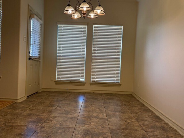 Foto del edificio - 3314 Selene Dr