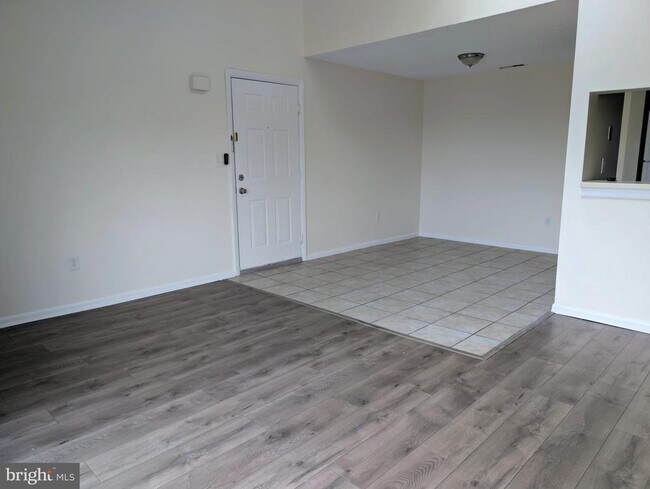 Foto del edificio - 2313 Ravens Crest Dr