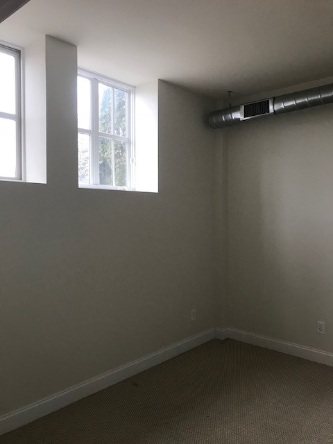 Building Photo - 103 Kings Rd