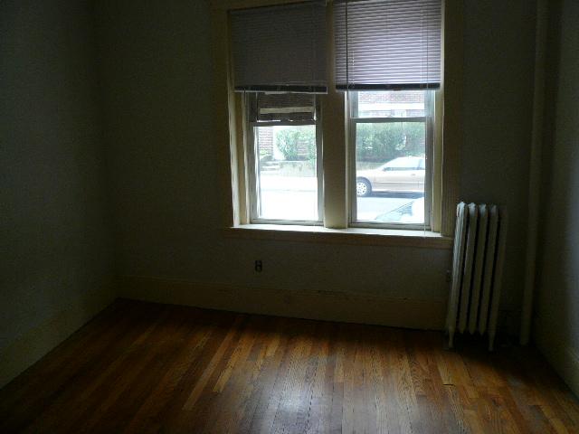 Building Photo - 158 Kelton St