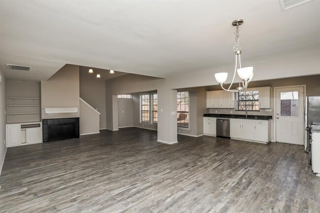 Building Photo - 1525 Timber Creek Rd