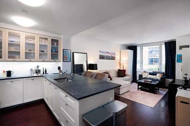 Building Photo - 0 bedroom in New York NY 10069