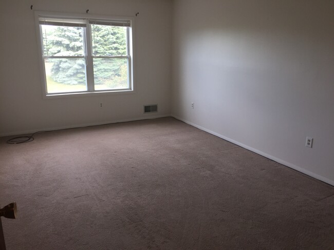 Building Photo - 7 Bluefield Manor