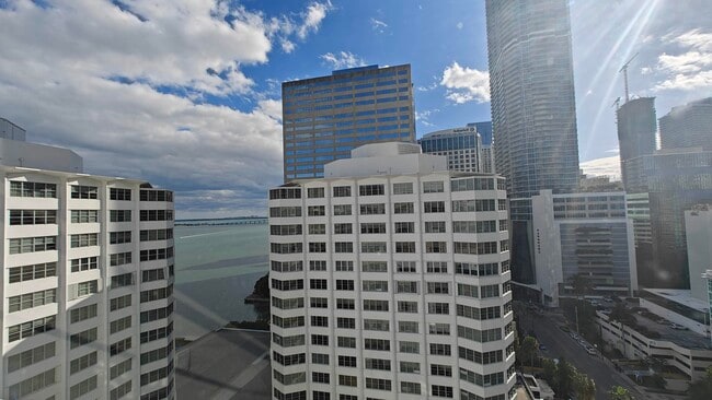 Building Photo - 825 Brickell Bay Dr
