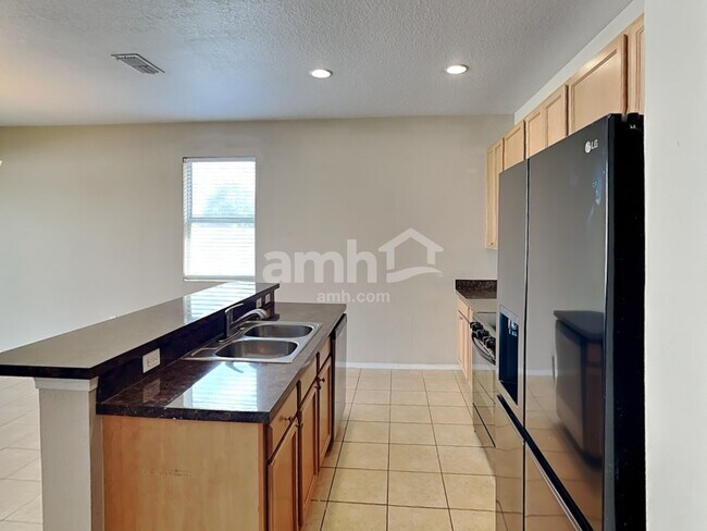 Building Photo - 11150 Running Pine Dr