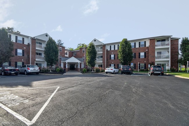 Building Photo - 3 br, 1.5 bath Senior Housing - Victory Pl...