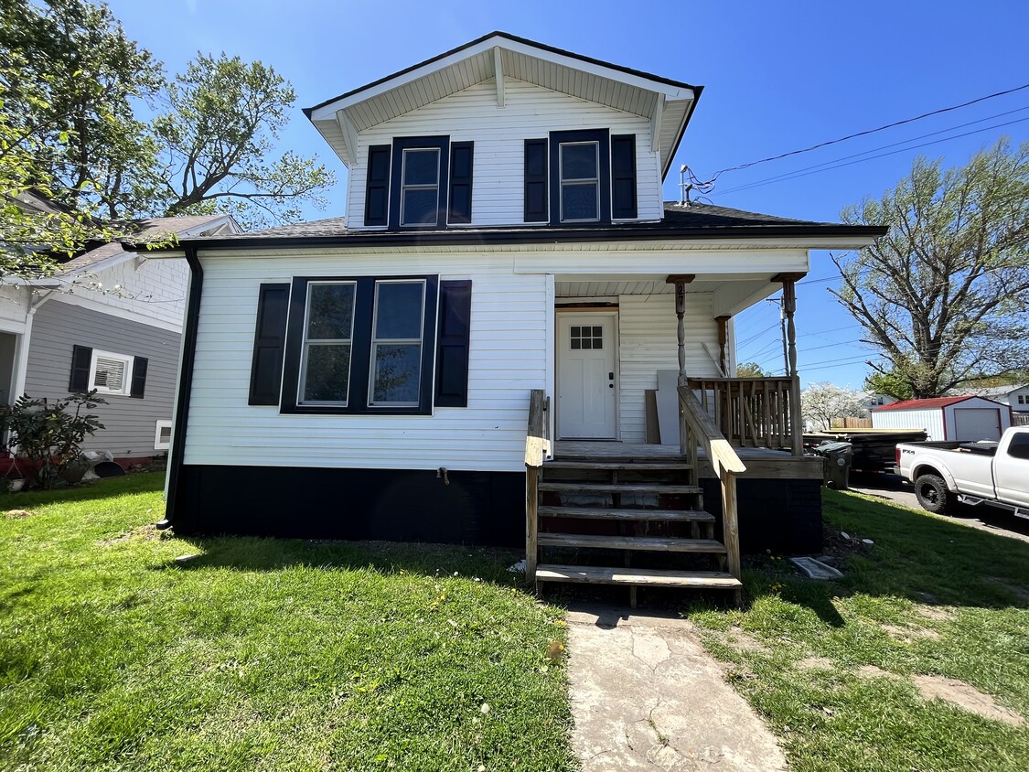 Front of the house - 166 18th St